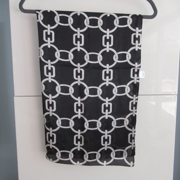 Square Scarf Bandana Links Pattern 26" Black and White from India, *Flaw - Picture 4 of 9